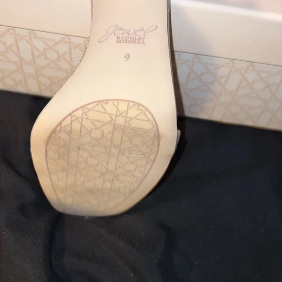 NWOT Badgley Mischka size 9 - Picture 4 of 4